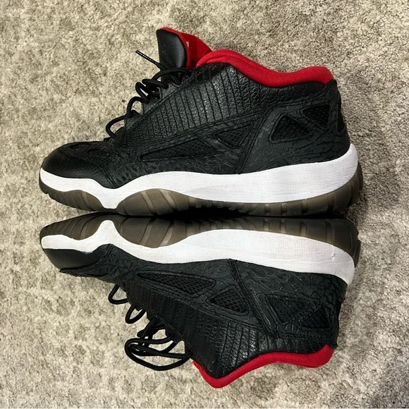 EXTREMELY RARE AIR JORDAN 11 RETRO men’s 9.5